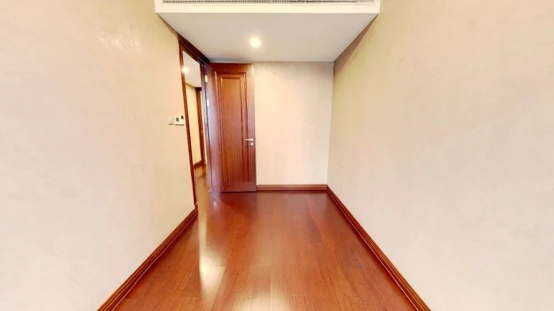 Elegant Ode Residence - View 8