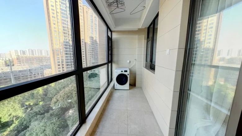 Arrived at Central Plaza - View 10