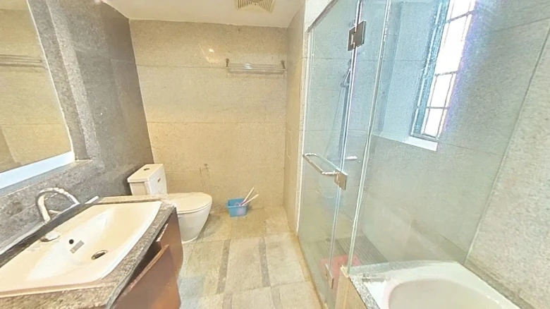 Eccentric Bay - View 9