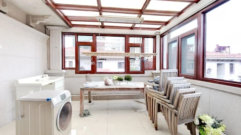 Kingbird Nantong Economic and Technological Development Zone碧桂園 can be translated as Kingbird, which is often used for the company name in English. The location description - View 10