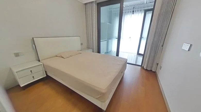 Zhenrong Riverside Purple Palace - View 4