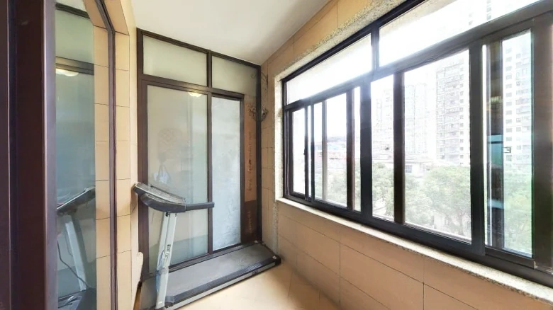 Palace Residence of Treasured Dragon Imperial Lake - View 11