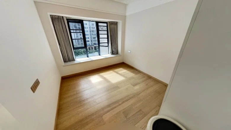 Hidden Jade Mansion - View 2