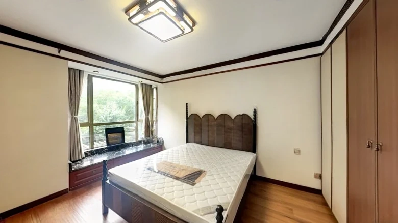 Tianshan Xi Lake - View 4