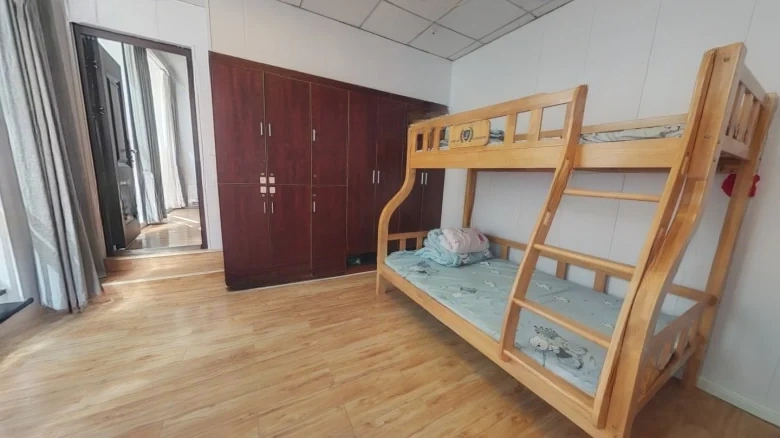 One号楼品ofSize this context, it seems there might be an ambiguity or missing part of the phrase as - View 5