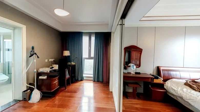 Golden Emperor Mei Xi Lake - View 4