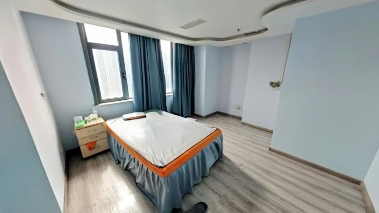 Wanda Plaza in High-tech Area - View 4