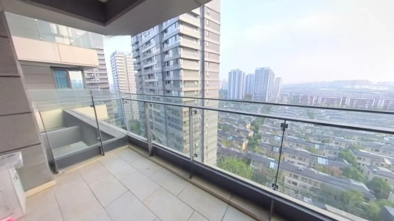 Platinum Delight Rhinoceros Lake - View 15