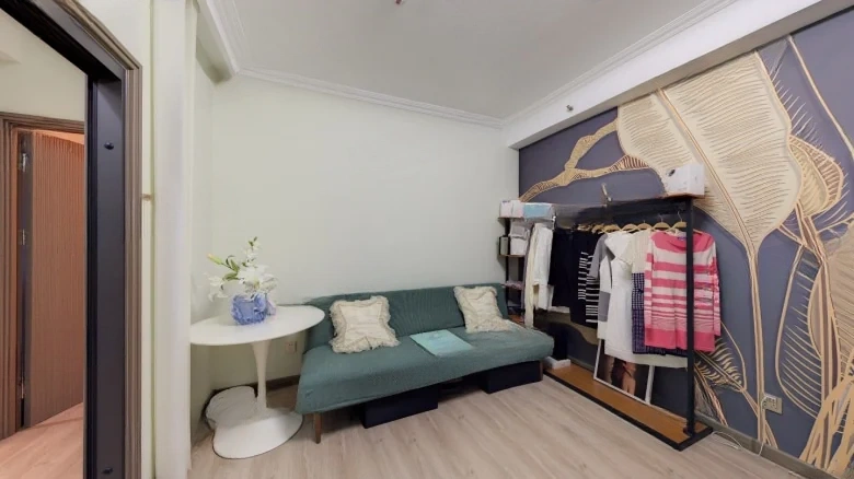 Round Square Apartments - View 8