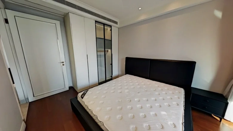 Gentleman's Residence Name Court - View 3