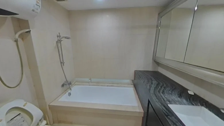 Hyatt Center - View 7