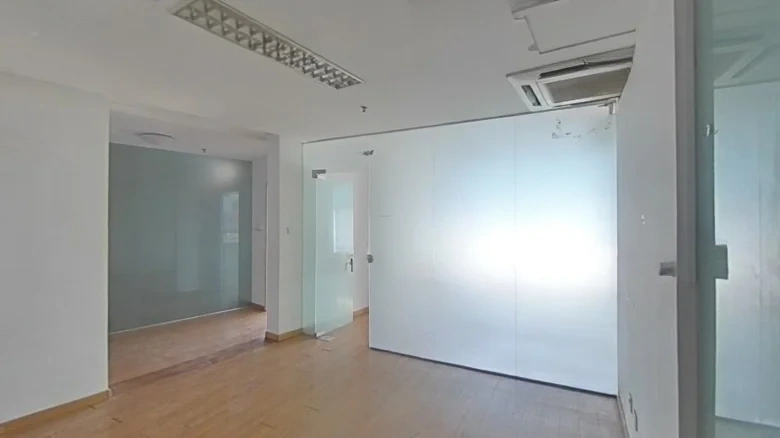 Yi Zhong Silver Street - View 2