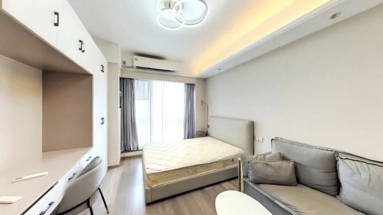 Long Lake Era Uptown - View 2