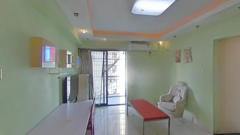 Dragon Gate Heaven下的翻译可以根据上下文有不同的表达，但最常用的直接对应译名是 - View 2