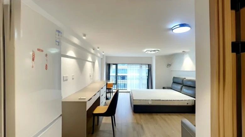 Borteryue Mansion - View 2