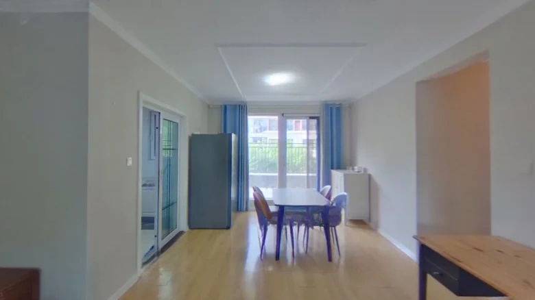 Vanke Charm City新区 should be translated as part of the whole phrase for accuracy. Therefore, - View 4