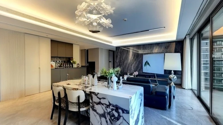 River Panorama Mansion - View 5