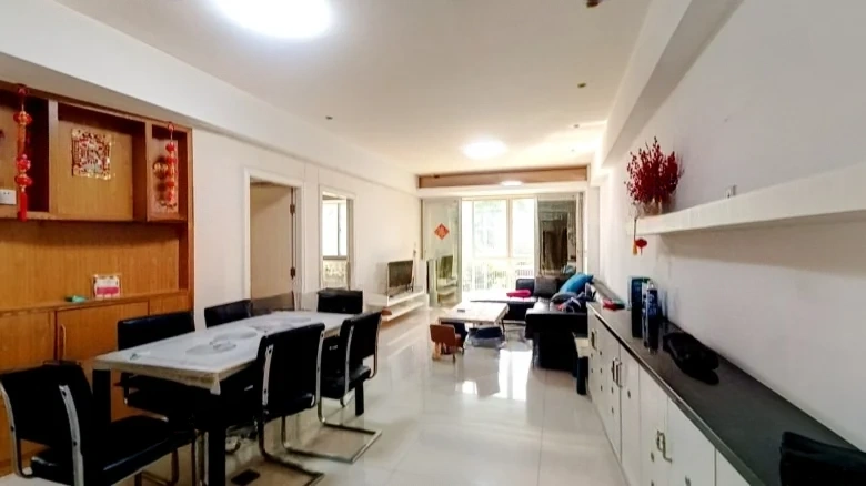 King's Crown Lakeview Garden - View 3