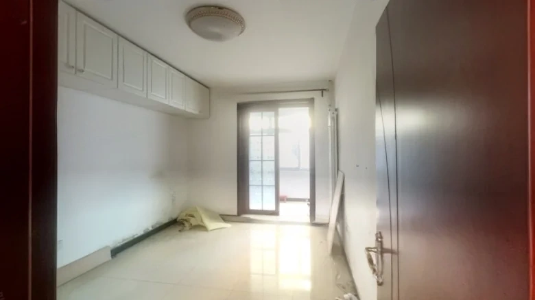 Garden Courtyard Lane No.8 Compound - View 1