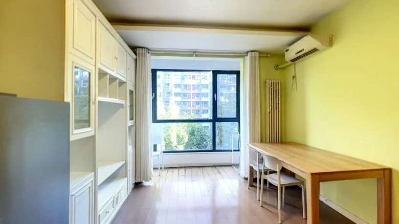 Jade Maple Waterfront Western District - View 4