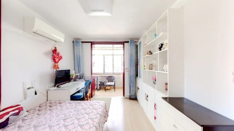 Xinhua Building - View 2