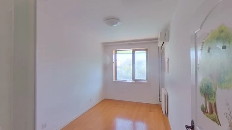 Red Lotus Central Ridge - View 3