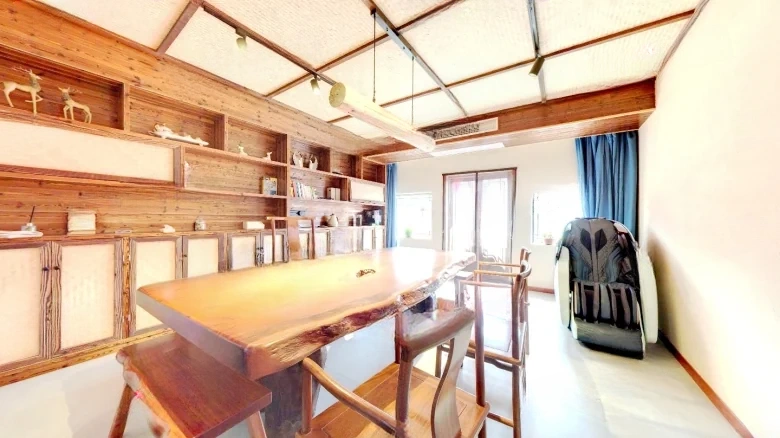 Northeast Street - View 16