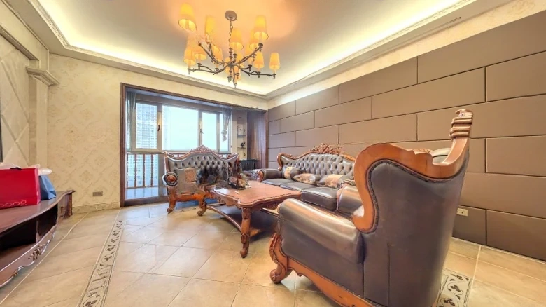 Central Mansion - View 5