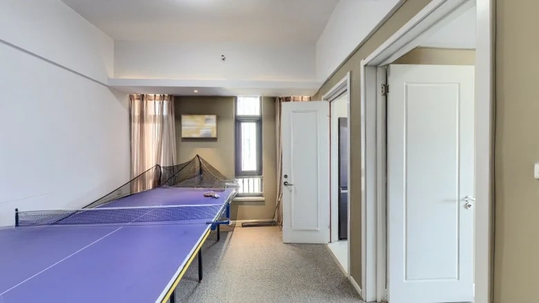 Guhe Gold Street - View 3