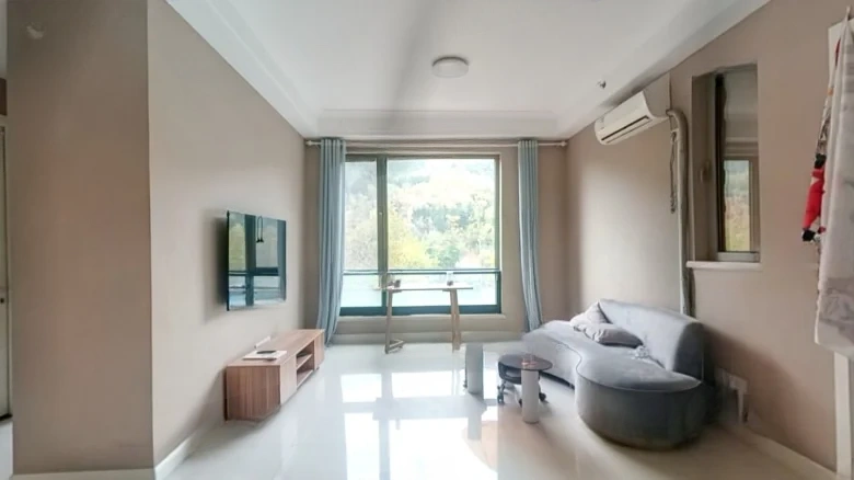 Clearwind Riverbank - View 3