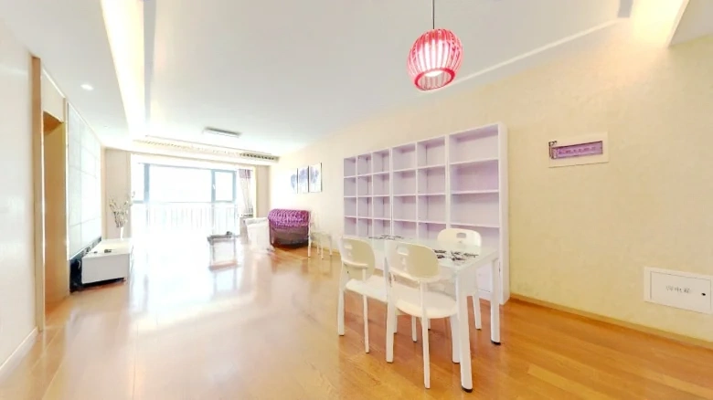 Lushang Shoufu碧桂園 It seems there might have been an additional term - View 4