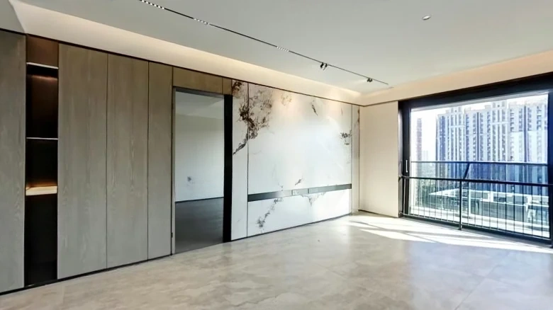 Riverfront Mansion Riverside - View 4