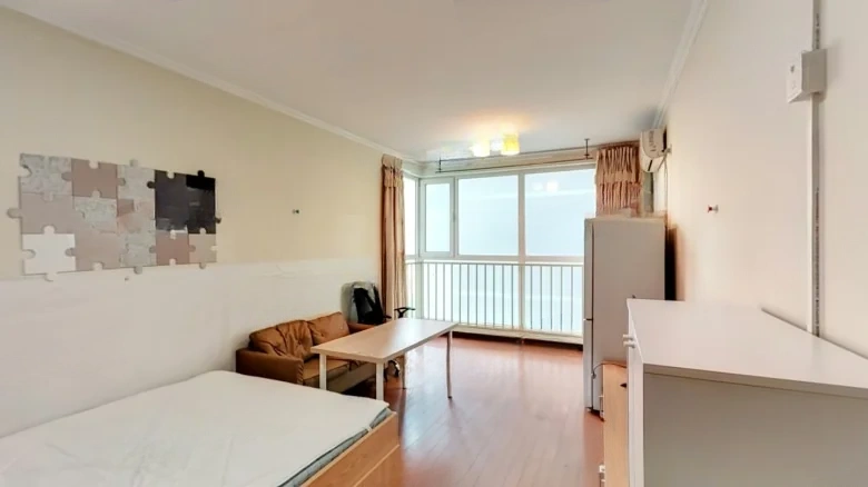 Ten Thousand Miles Scenic Courtyard - View 1