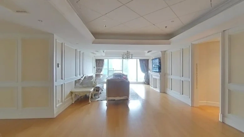 East Sea Road 9号注：在翻译中，“号”通常保留不变，因为它有特定的地址含义。如果需要完全西化的表达，可以进一步处理为“NO. 9 East Sea Road”。根据要求只返回翻译文本的原则，此处仅提供前一部分翻译 - View 5