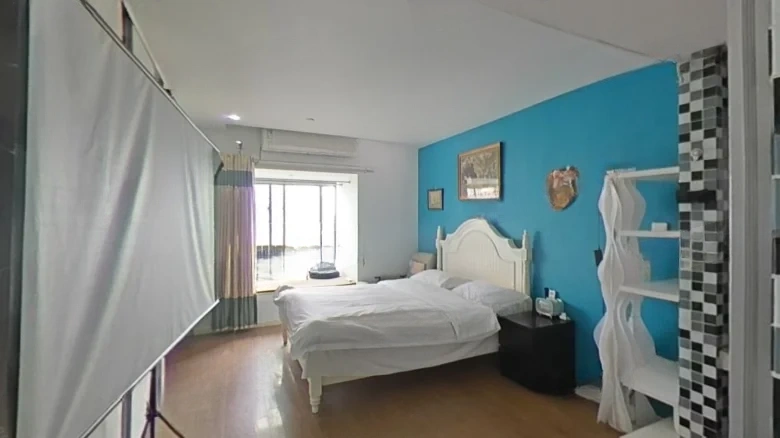 Horsewood Apartment - View 1