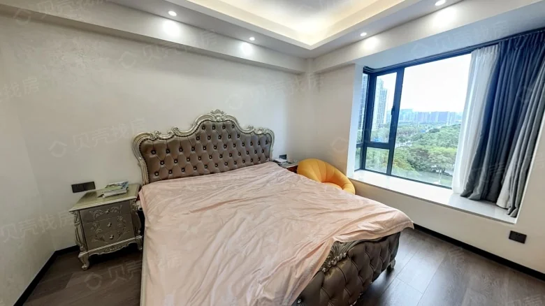 Purple Gold Home South District - View 5