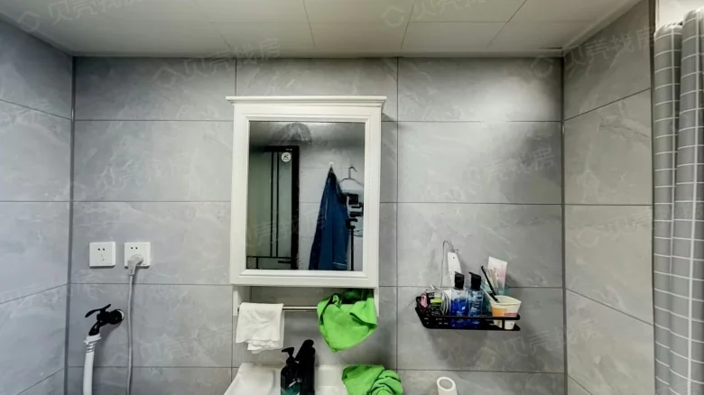 Gate of the World, Tianshan - View 6