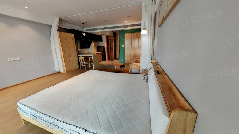 Central Bay Plaza - View 2