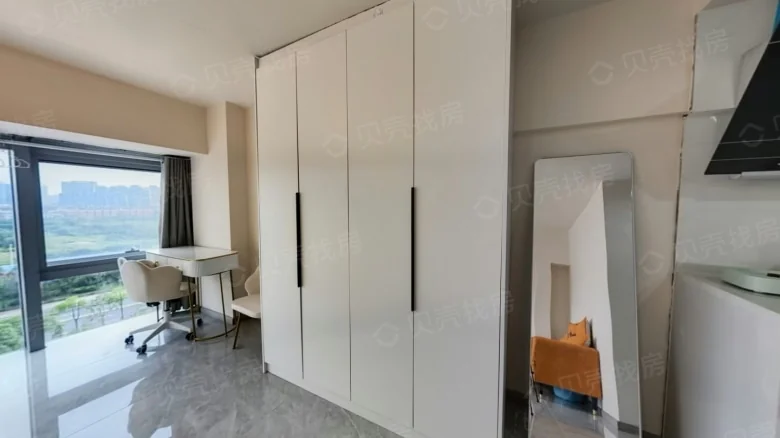 Swan Lake Phoenix Mansion - View 2