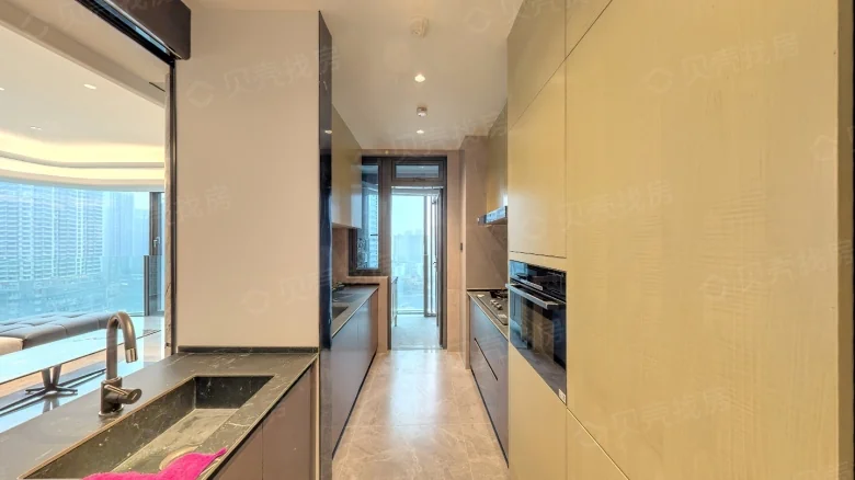 Hongkong Land's The Aria Phase 1 - View 6