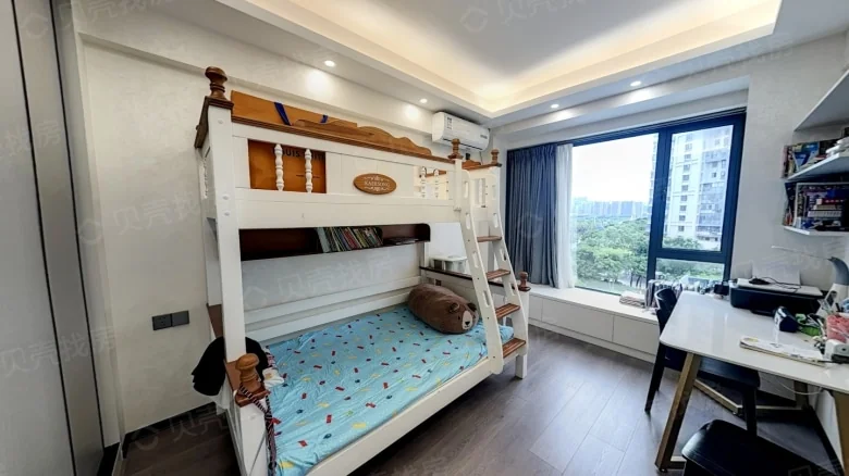 Purple Gold Home South District - View 4