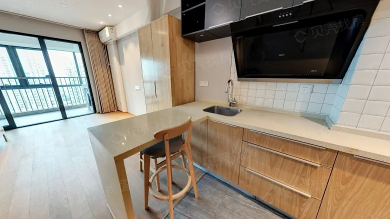 Central Bay Plaza - View 7