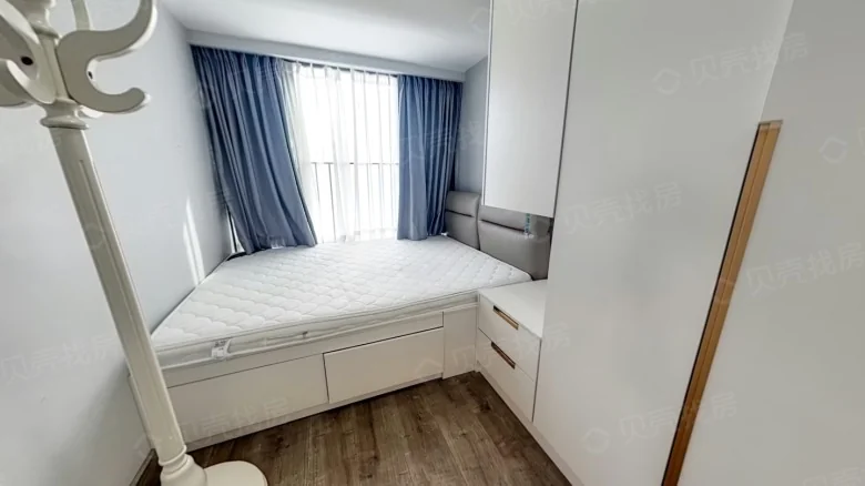 Yicheng Center Puyu Mansion - View 3