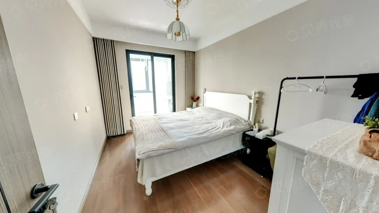 Cui Lake Riverside - View 3