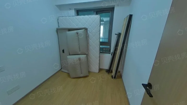 Green Town · Spring Breeze and Clear Green - View 1