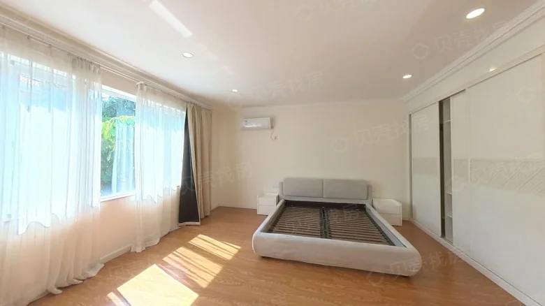 New World Garden - View 6