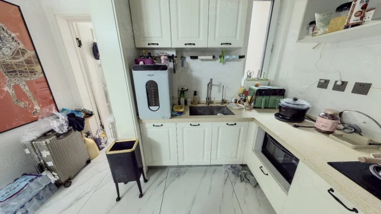 Poly Champagne International - View 7