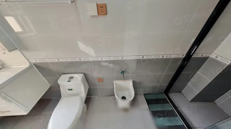 Roadside Lane Lake Villa - View 8