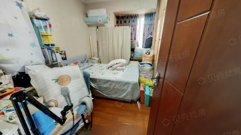 Lychee Kang Tower - View 3