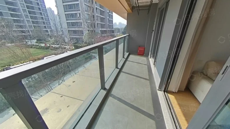 Green Town · Spring Breeze and Clear Green - View 9